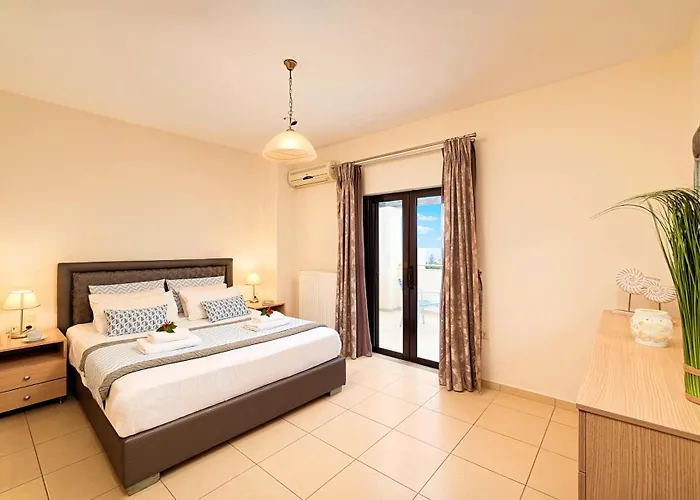 Azure Horizon Heated Pool At 550 M