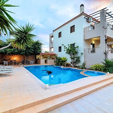 Azure Horizon Heated Pool At 550 M