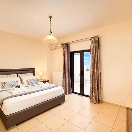 Azure Horizon Heated Pool At 550 M