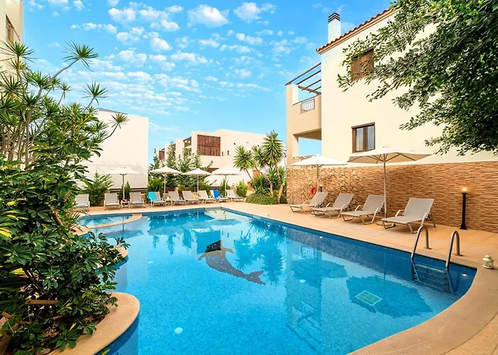 Azure Horizon Heated Pool At 550 M